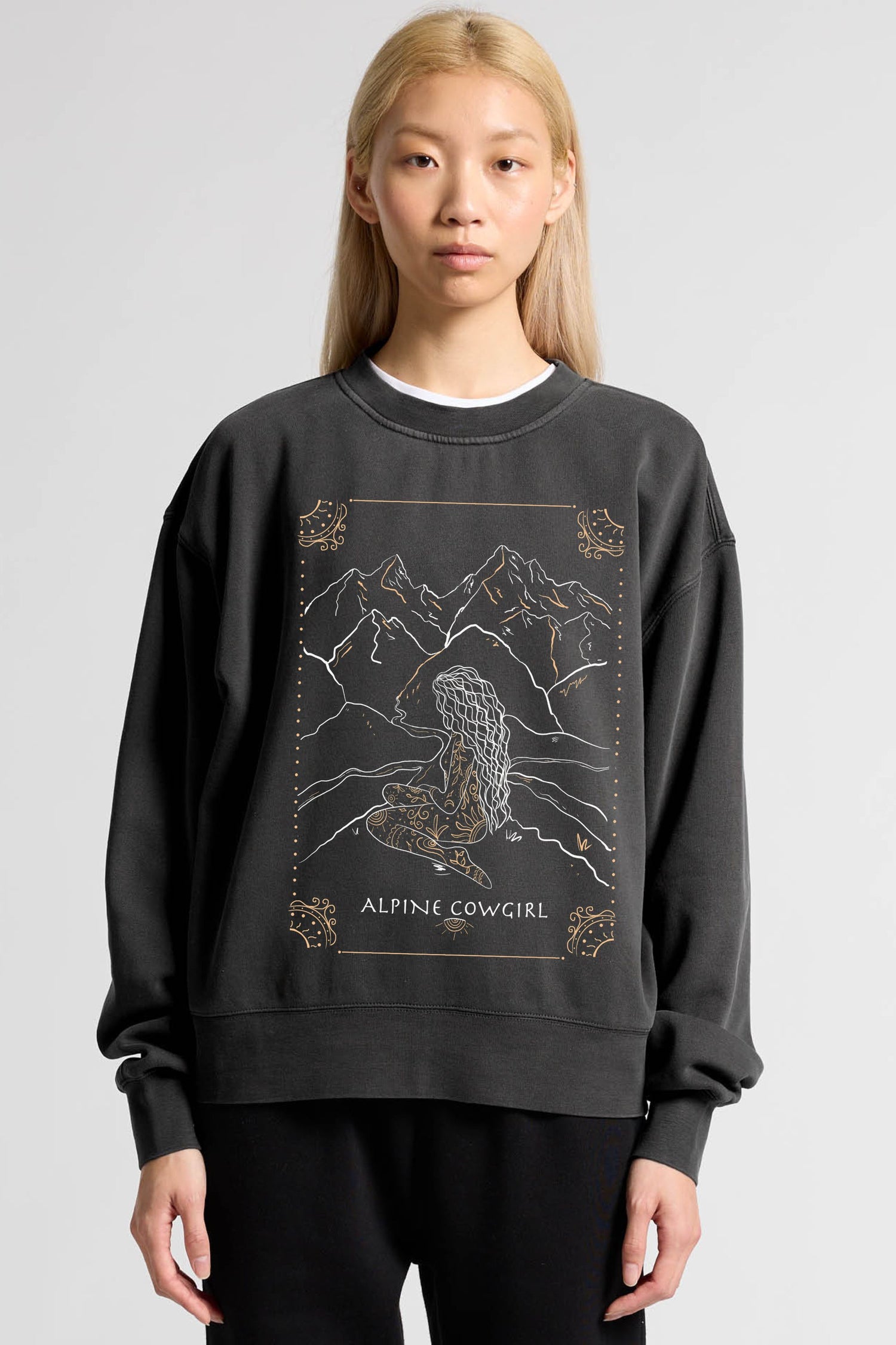 ALPINE COWGIRL COTTON SWEATSHIRT  IN FADED BLACK